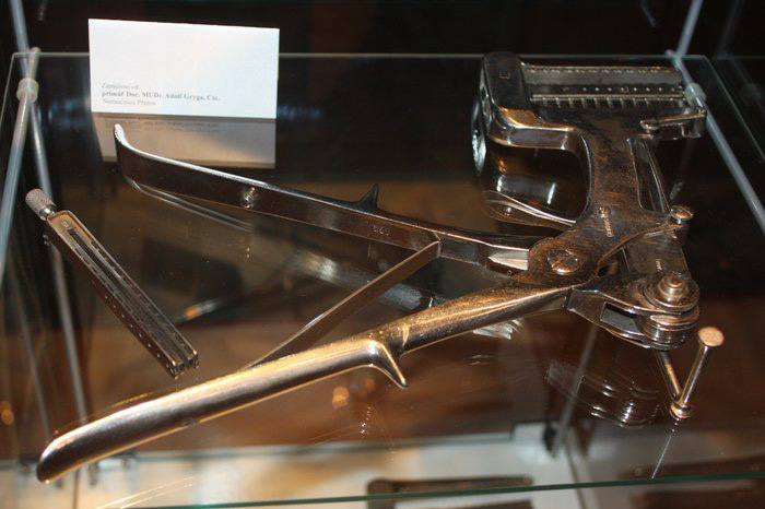 stapler_exhibion_prague_2009__012